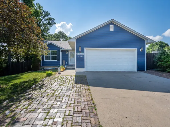 2507 Eagle Point Ct, Des Moines, IA 50320