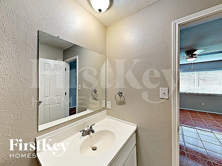 10615 Heather Hill Dr — Photo 9