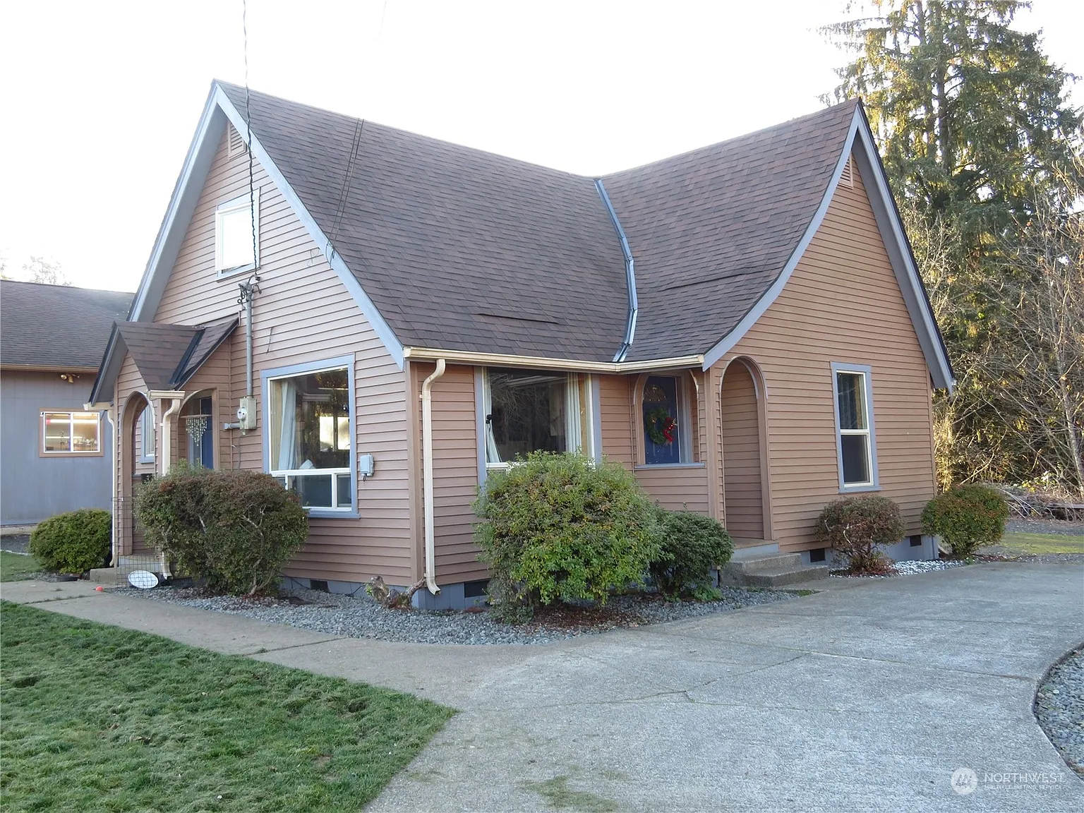 731 W Cedar Avenue photo 1