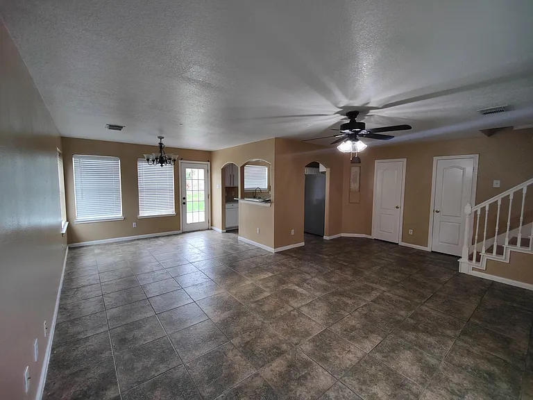 5118 Littleneviss Dr — Photo 3