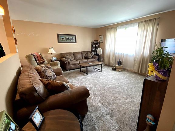 3rd image of 3674 Bighorn St