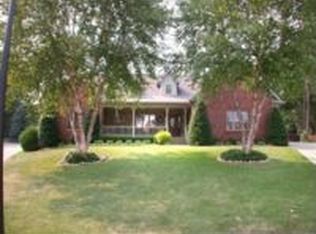 7701 Hermits Run Rd, Louisville, KY 40291