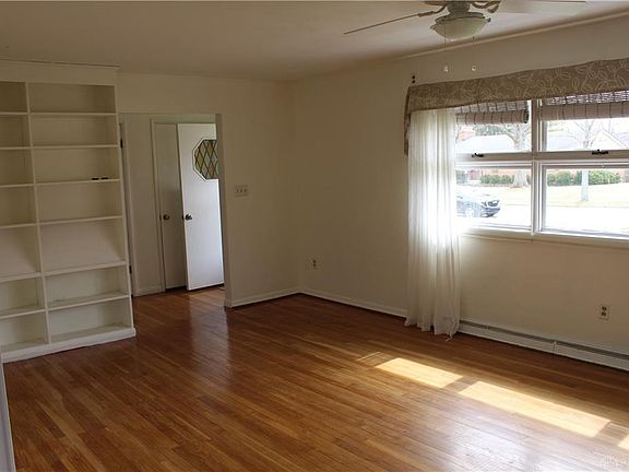 5th image of 123 Tranquil Trl