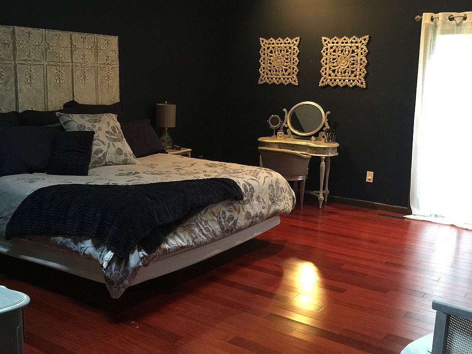 Master with vaulted ceilings