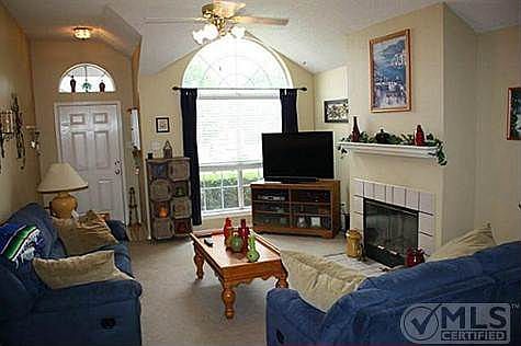 4th image of 1370 Honeysuckle Ln