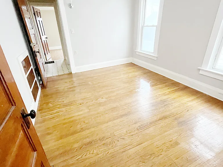 1113 Clark St #2 — Photo 7