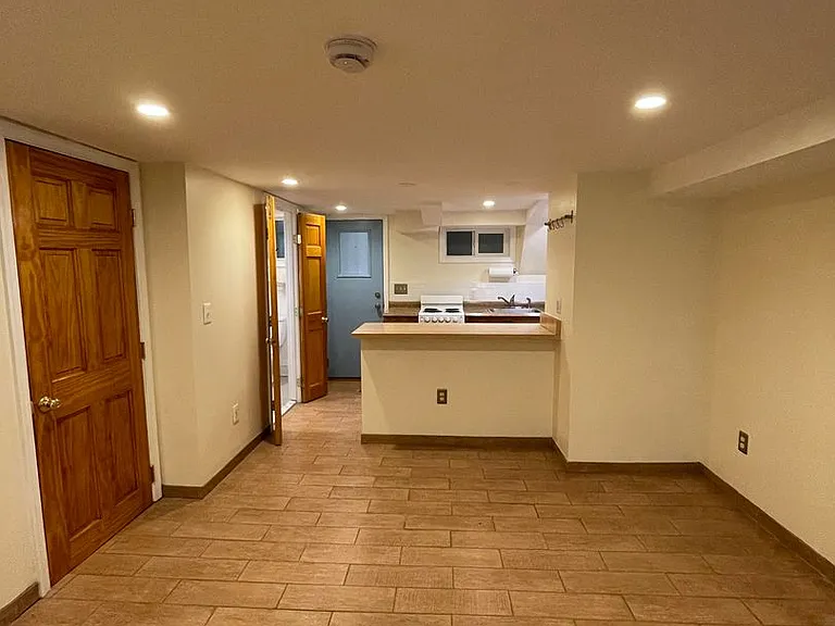 539 24th St NE — Photo 50