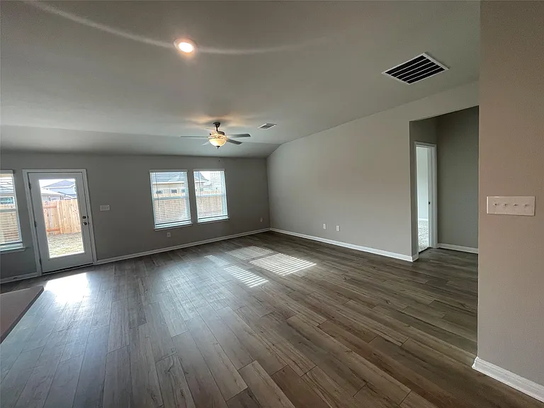404 Grasslands Trl — Photo 11