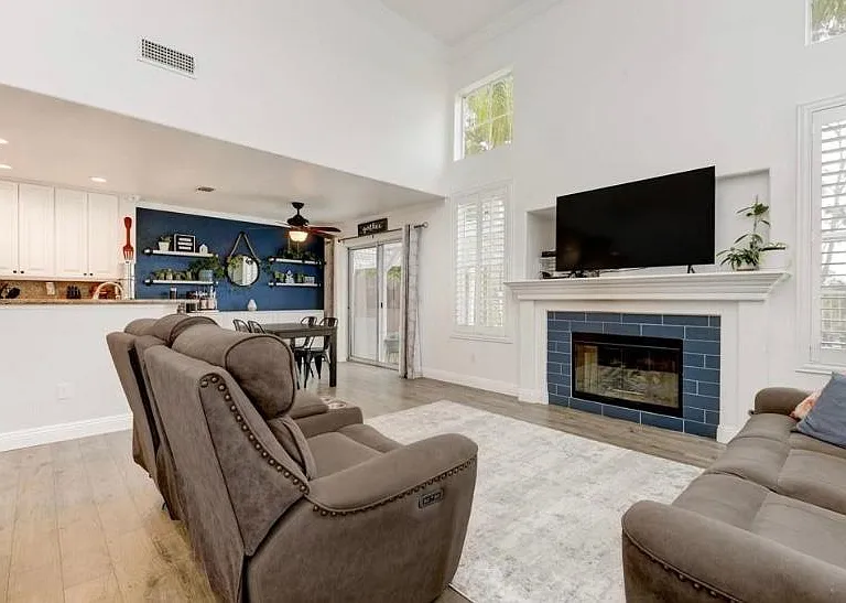 1298 El Mercado Way #D — Photo 18