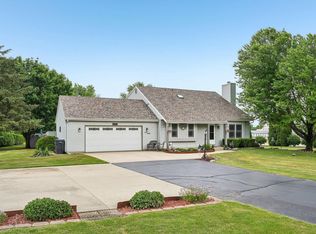 W276S9060 Hidden Lakes DRIVE, Mukwonago, WI 53149