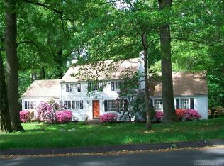 15 Stonybrook Rd, Fairfield, CT 06824