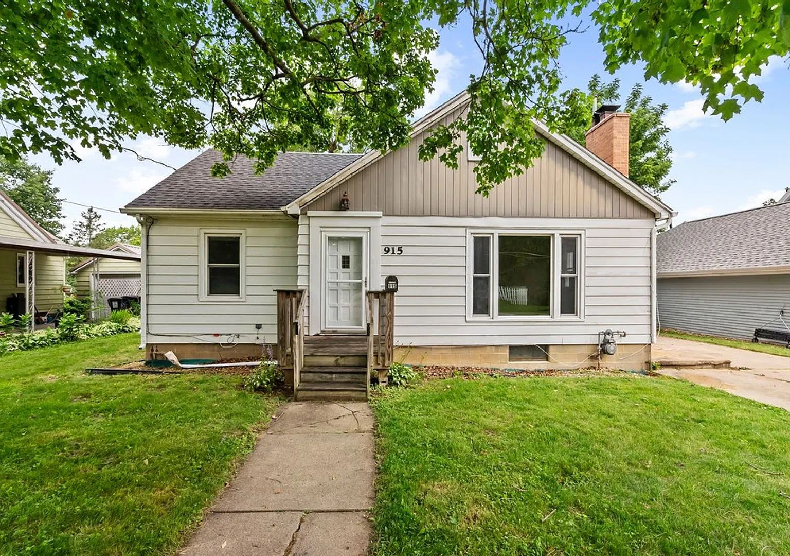 915 W 9th St - Cedar Falls — Photo 1