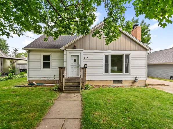 915 W 9th St, Cedar Falls, IA 50613