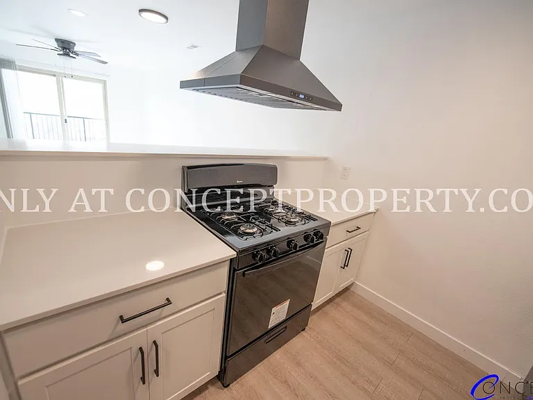Avenue View Apartments — Photo 44