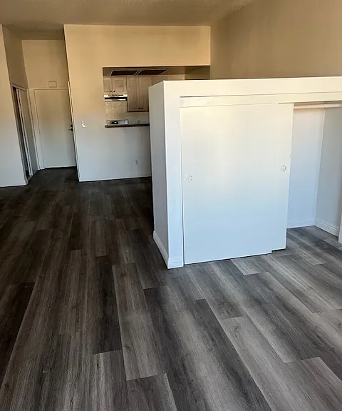 Sycamore Apartments — Photo 8
