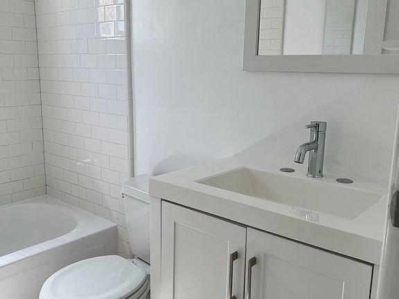 4th image of 705 Flower Ave #4