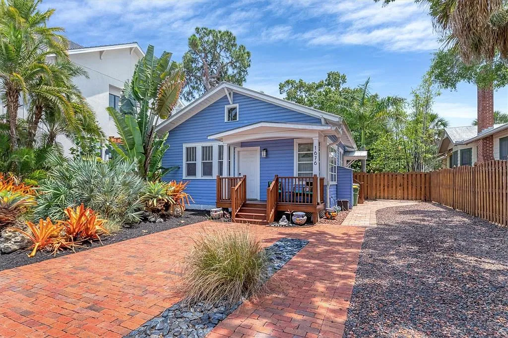 2 bed, 1.0 bath, 984 sqft, $3,500 — Photo 1