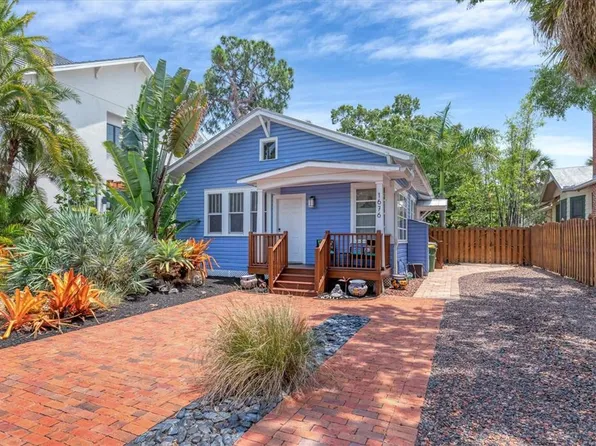 1676 Oak St, Sarasota, FL 34236