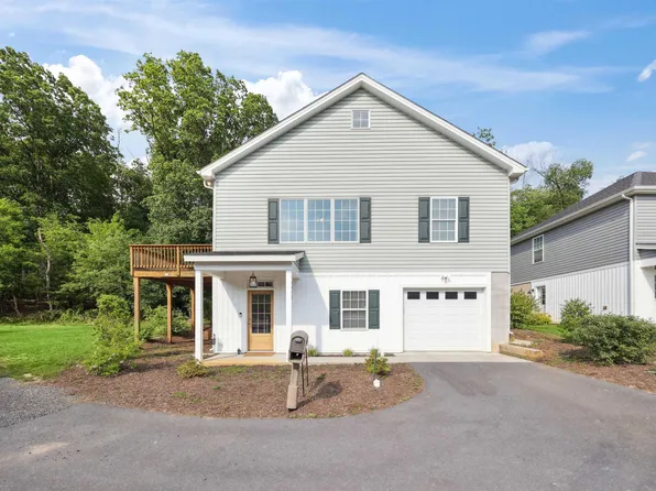 1413 Landes St, Waynesboro, VA 22980