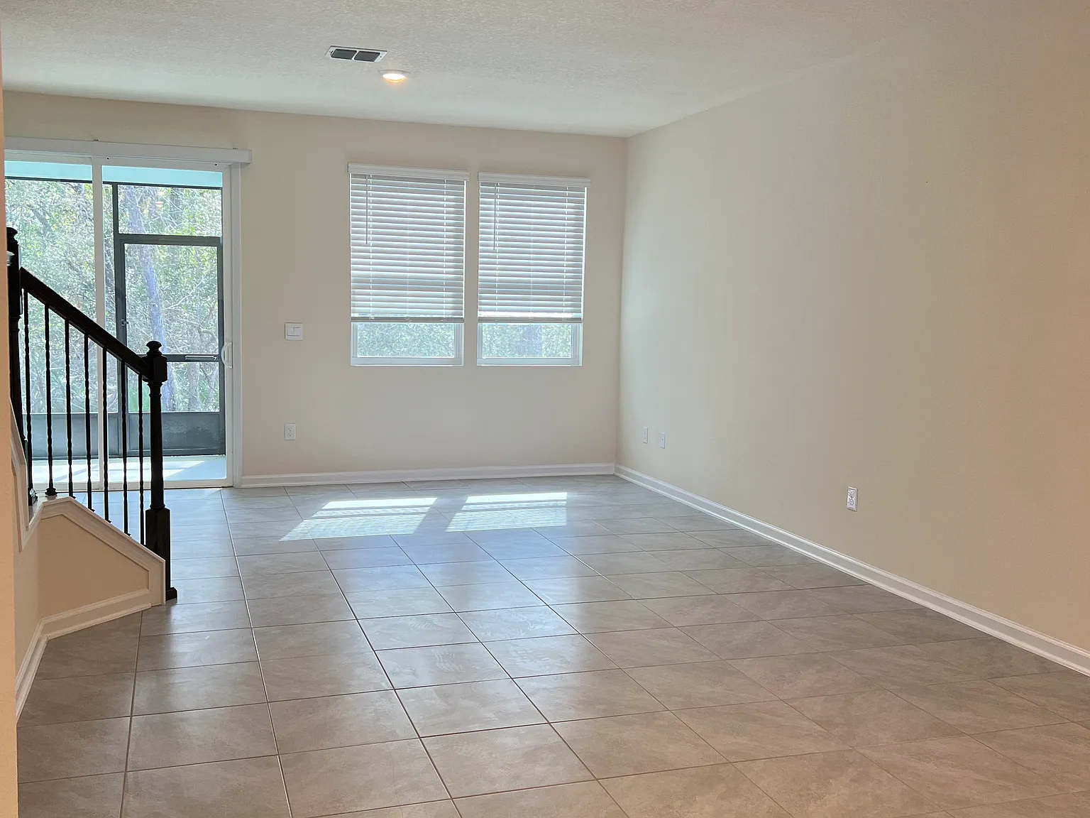 3 bed, 2.5 bath, 1722 sqft, $2,300 — Photo 4