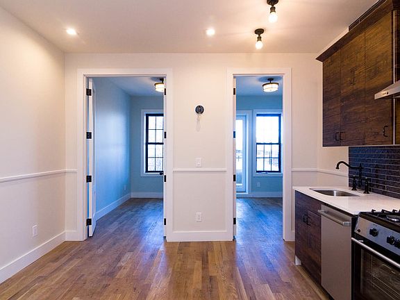 3rd image of 331 Melrose St #2