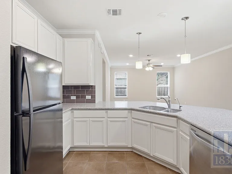 4906 Madrid Dr #T2 — Photo 3