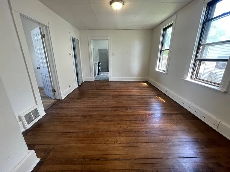 2037 Wiemann Ave — Photo 5