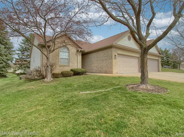 2191 Pleasant Dr, Walled Lake, MI 48390