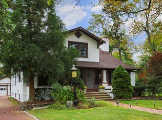 408 Roosevelt Ave, Oakhurst, NJ 07755