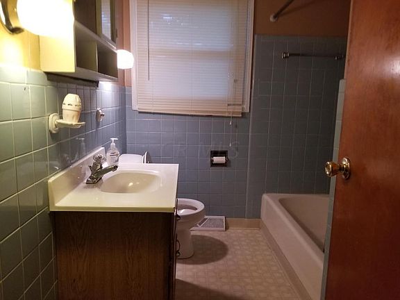 4th image of 237 E Park Ave