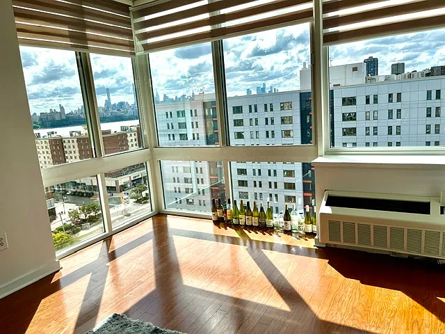 2 bed, 1150 sqft, $4,100 — Photo 2