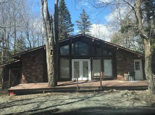 5435 Ridgefield Dr, Tobyhanna, PA 18466