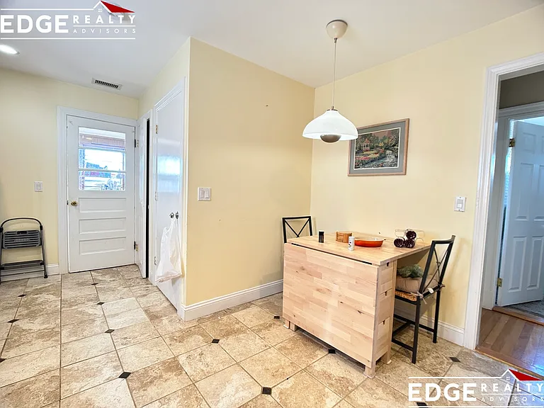 27 Bostonia Ave #2A — Photo 4