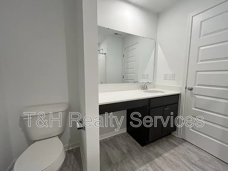 4801 Summerfield Dr — Photo 37