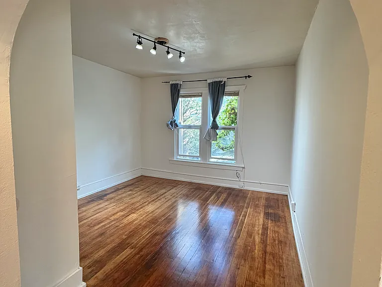 2703 E Union St #F — Photo 3