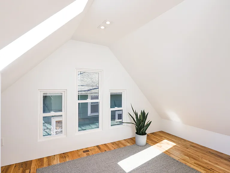 3rd bedroom (or office, yoga room, etc)