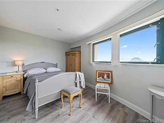 2nd image of 5725 Sunset Dr #5725