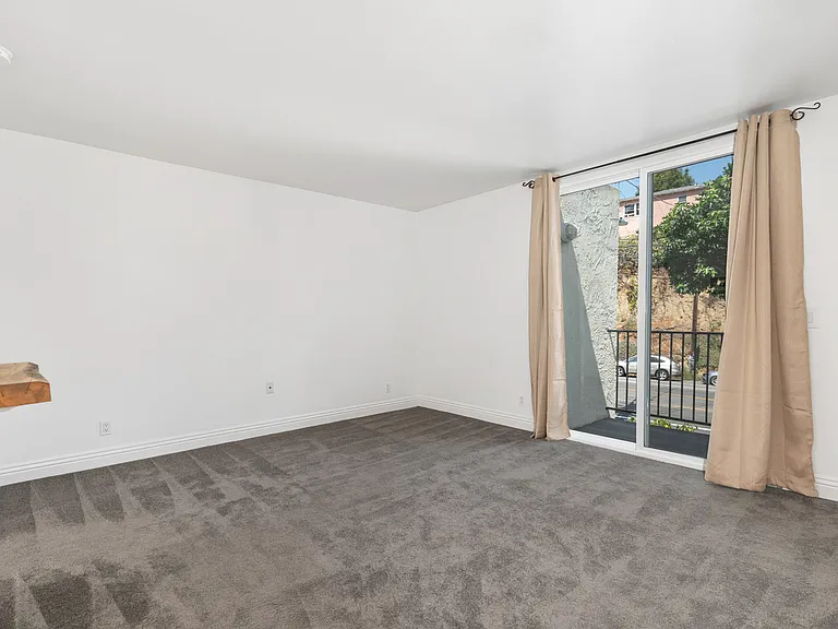 2850 Reynard Way #21 — Photo 11