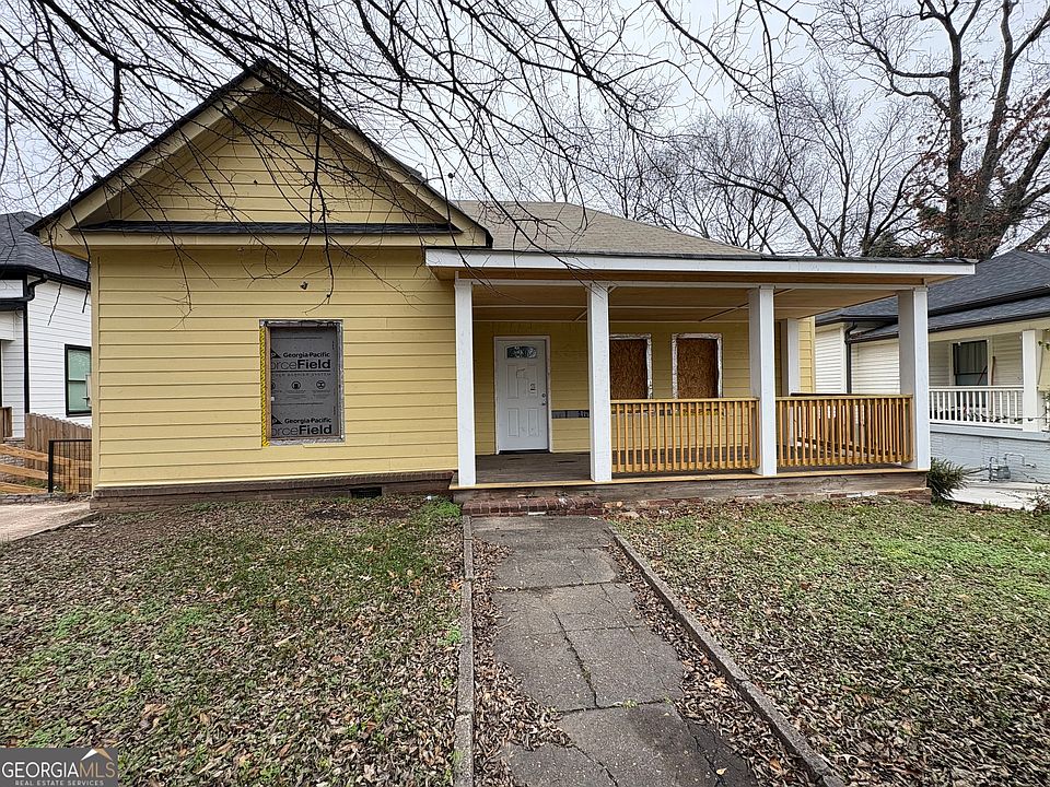 1st image of 655 Hugh St SW