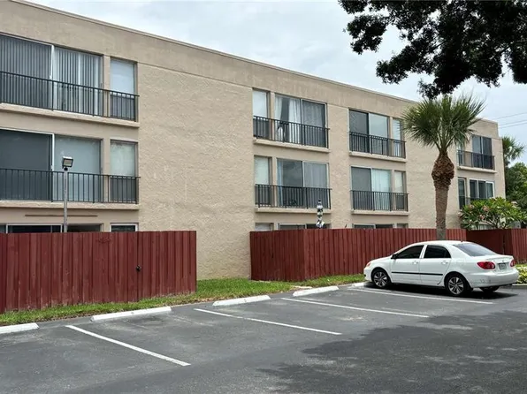 2763 Woodgate Ln APT 210, Sarasota, FL 34231