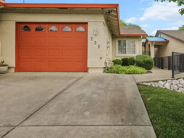 732 Stonebriar Trl, Redding, CA 96003