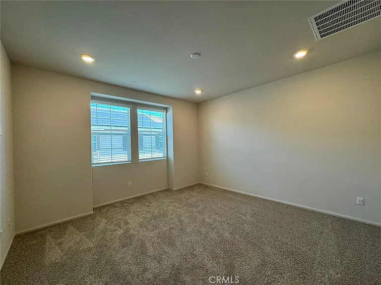 28094 Melrose Dr — Photo 16