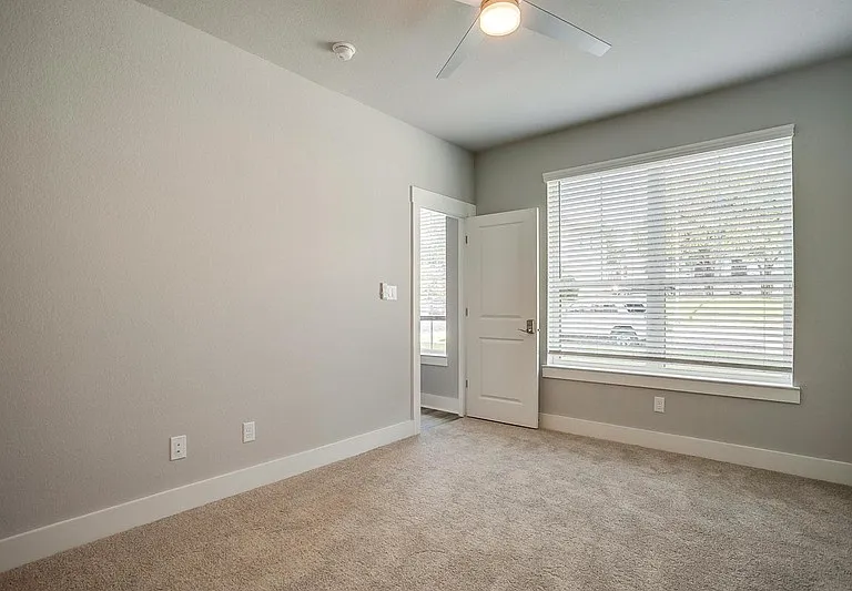 2612 Forest Park Blvd — Photo 8