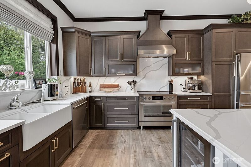 4th image of 613 S Perry Avenue