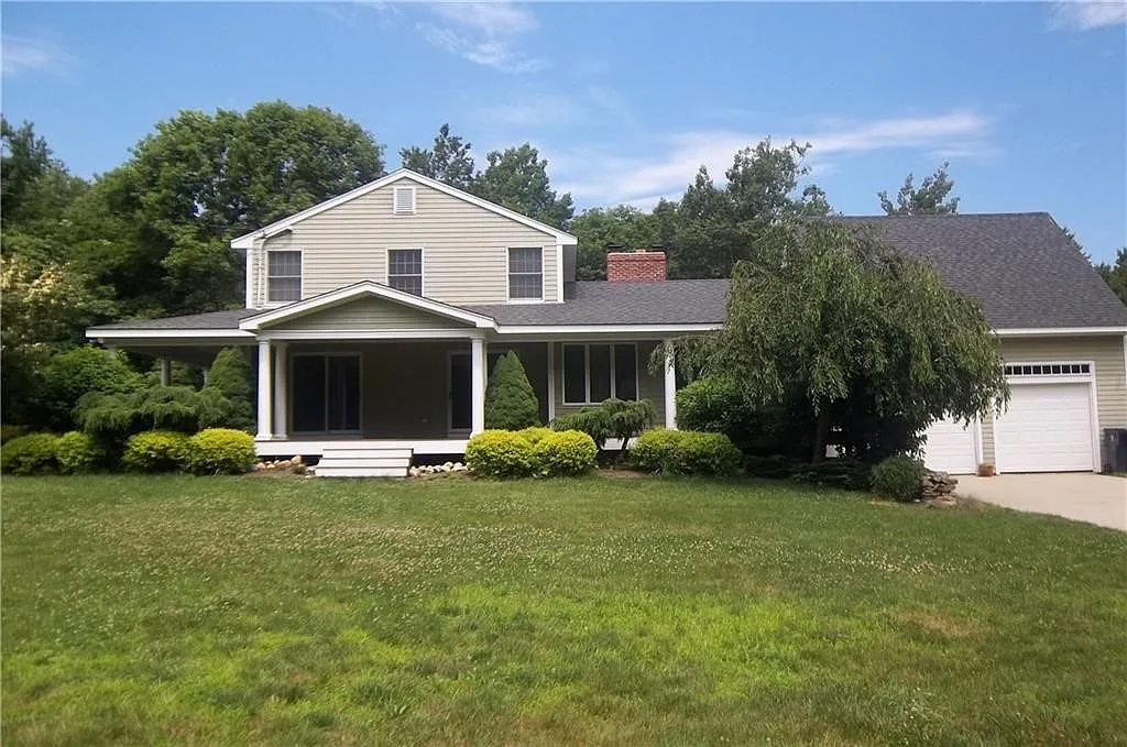 3 bed, 3.0 bath, 2710 sqft, $4,500 — Photo 1