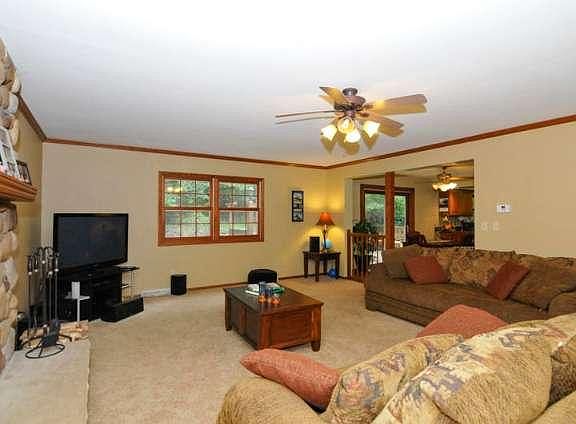 3rd image of 3582 Lusan Dr