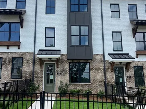 635 Silva St #131, Cumming, GA 30040
