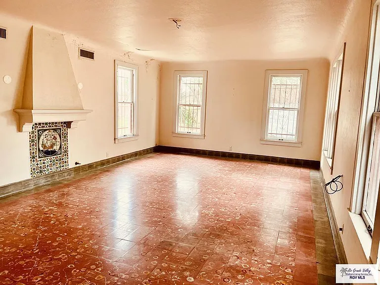901 Lakeside Blvd — Photo 3