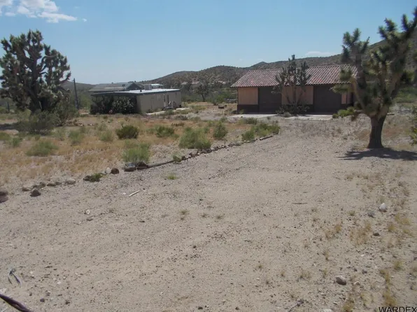 16817 N Kitmit Dr, Dolan Springs, AZ 86441