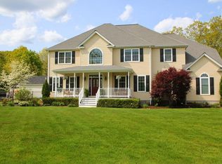 8 Sierra Ct, Cumberland, RI 02864